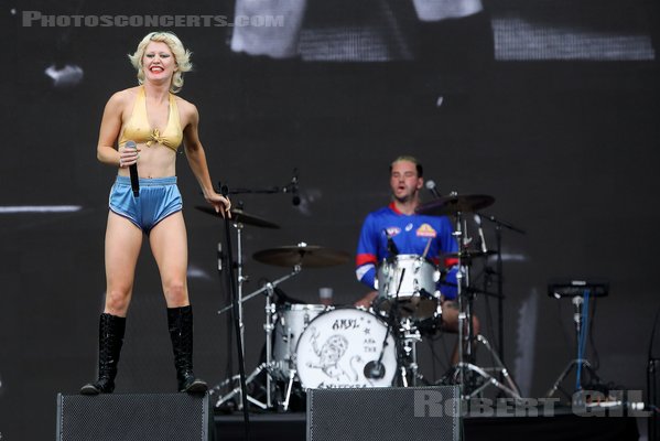 AMYL AND THE SNIFFERS - 2023-08-27 - SAINT CLOUD - Domaine National - Grande Scene - Amy Taylor - Bryce Wilson